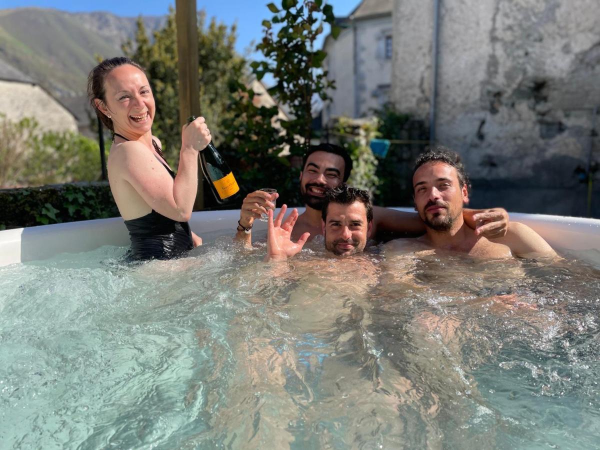 Ferienwohnung Le Monrepos Avec Jacuzzi Nordique Bielle Exterior foto