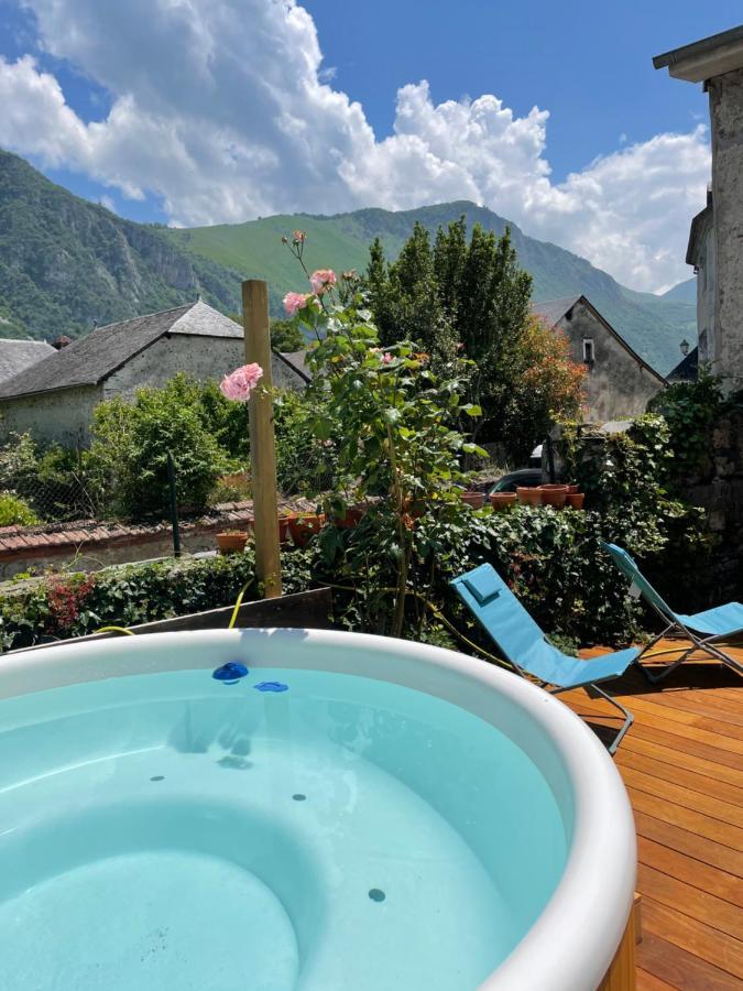 Ferienwohnung Le Monrepos Avec Jacuzzi Nordique Bielle Exterior foto